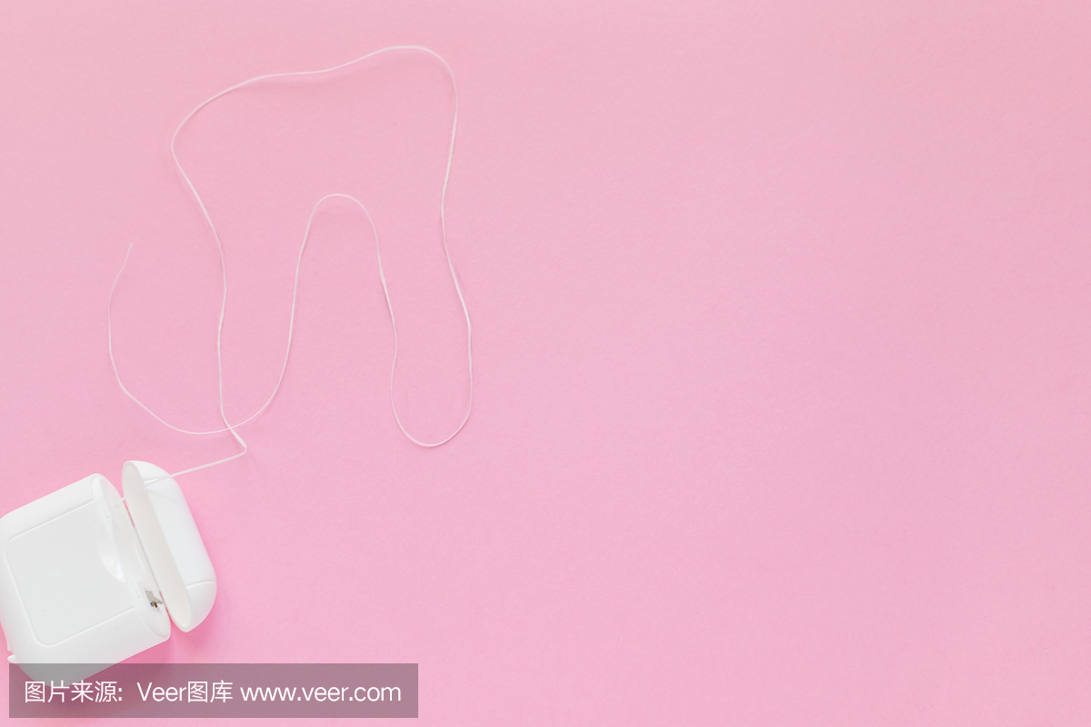 牙科卫生-牙刷,牙线,漱口水平铺,俯视图,拷贝空间,粉色背景